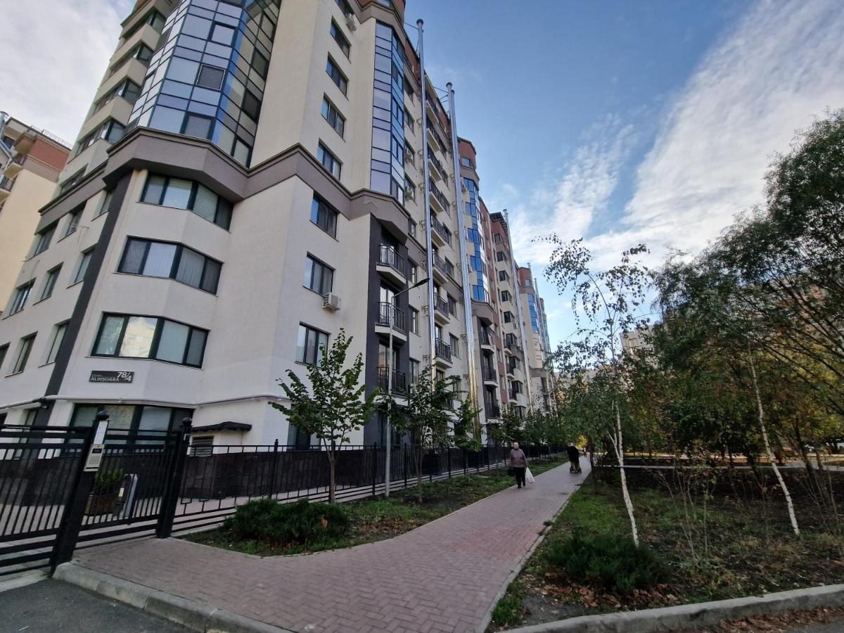 Center Candle Apartment Chisinau Exterior foto